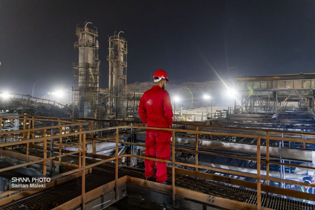 شبی که پالایشگاه زنده ماند/ روایت ایستادگی در آسمان سرخ فجر جم